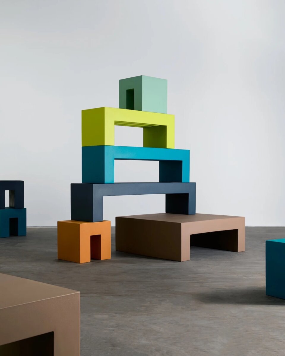 Vignelli Bench by Heller