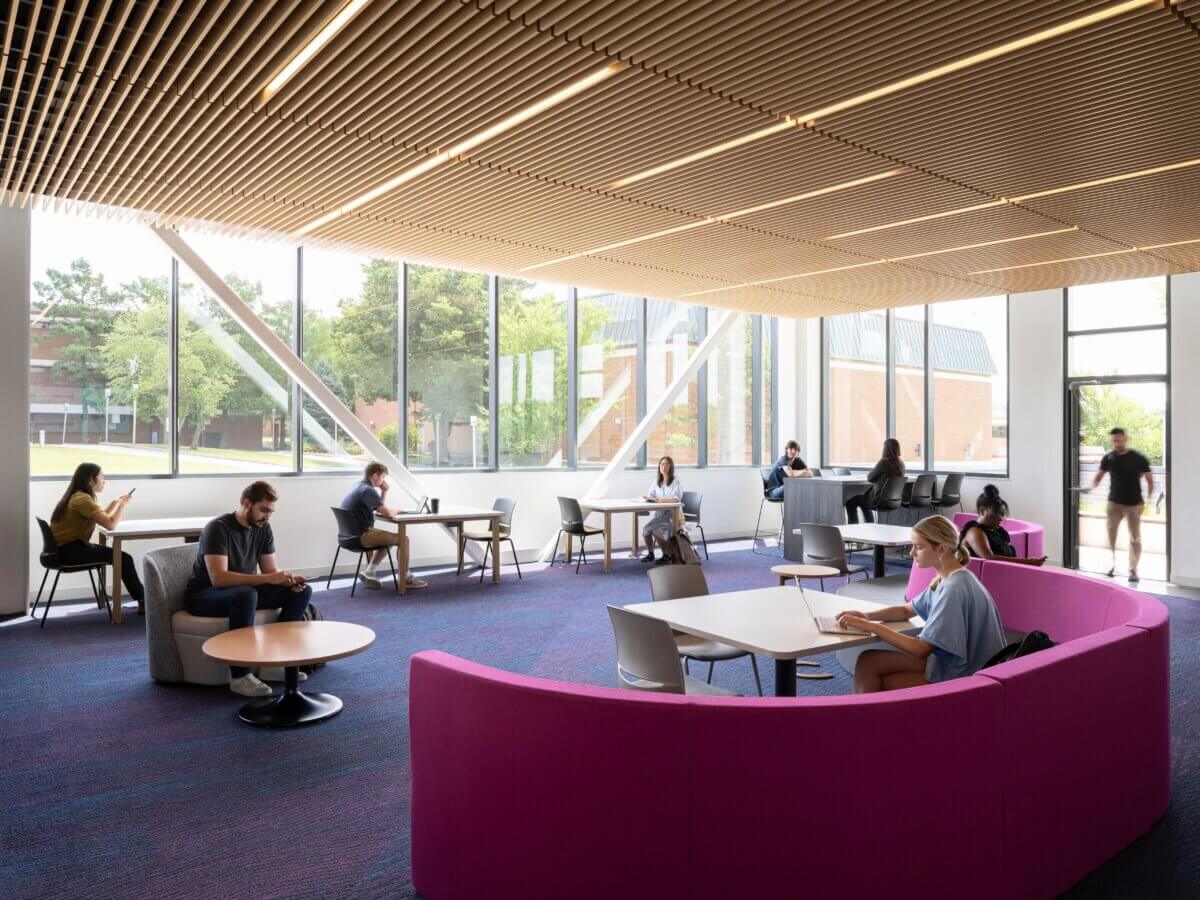 Sonrisa Lounge Furniture (Image courtesy of KI)