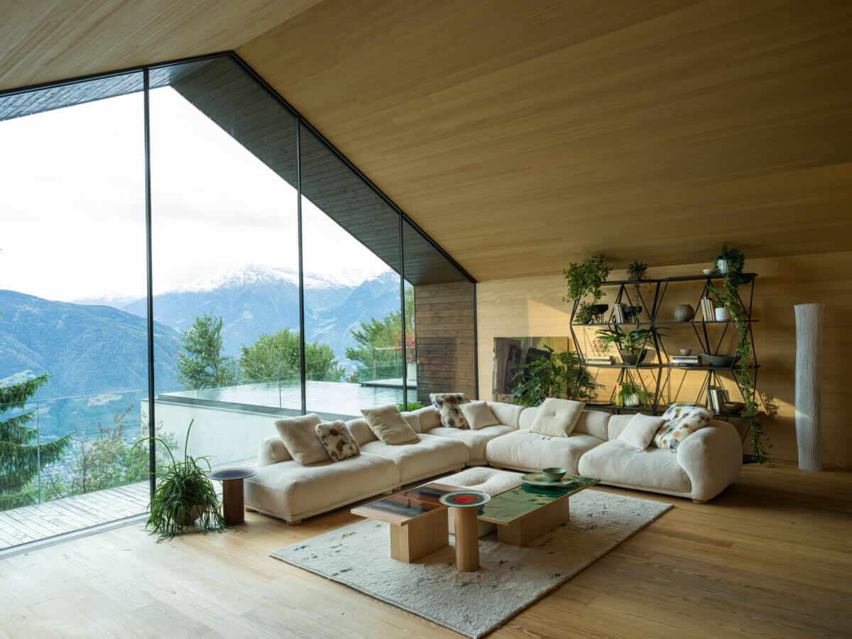 Me-Time Sofa by García Cumini (Image courtesy of Moroso)